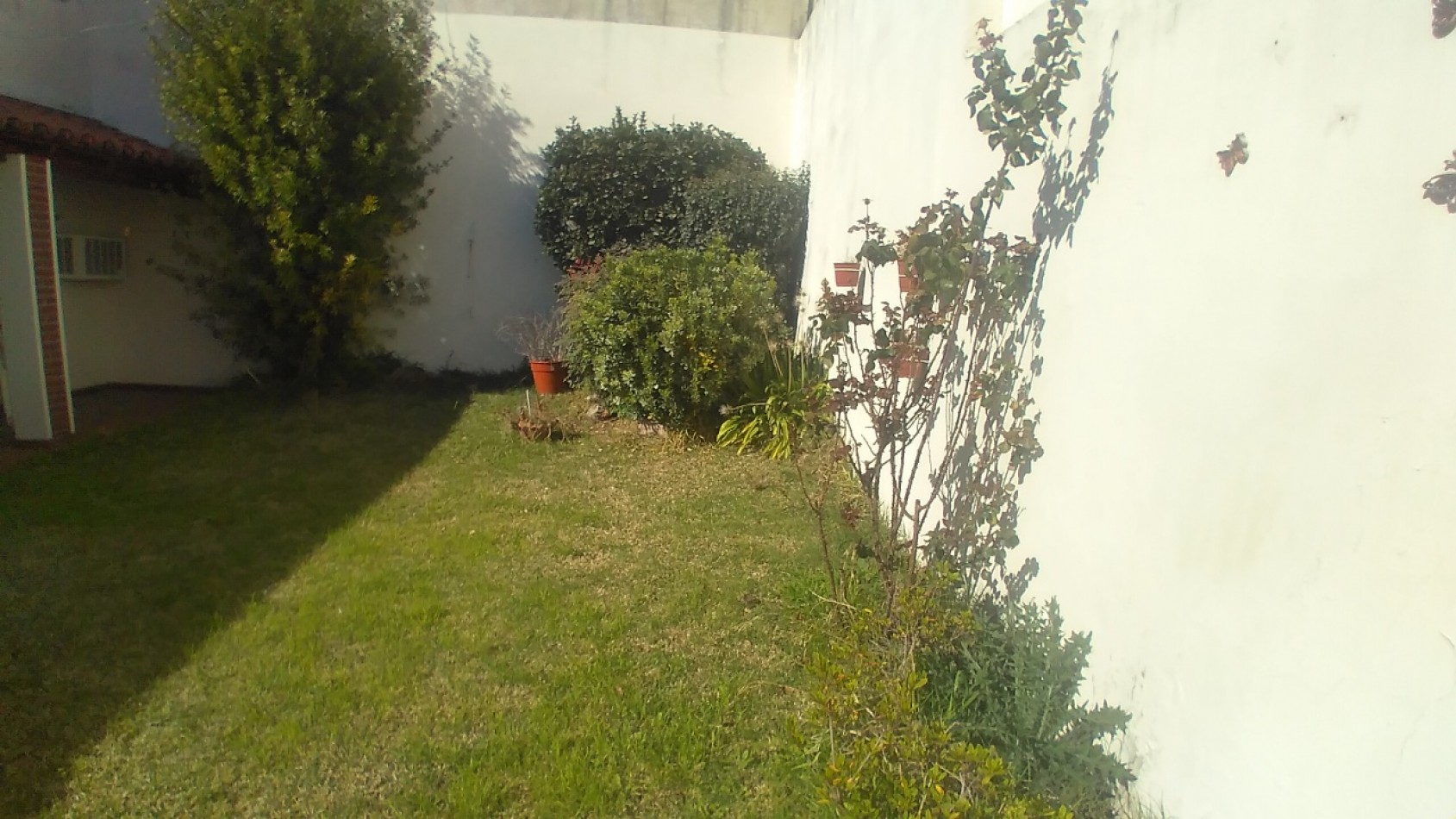CASA EN VENTA CON JARDÍN Y PARRILLA PASAJE ENRIQUE DE VEDIA 2200
