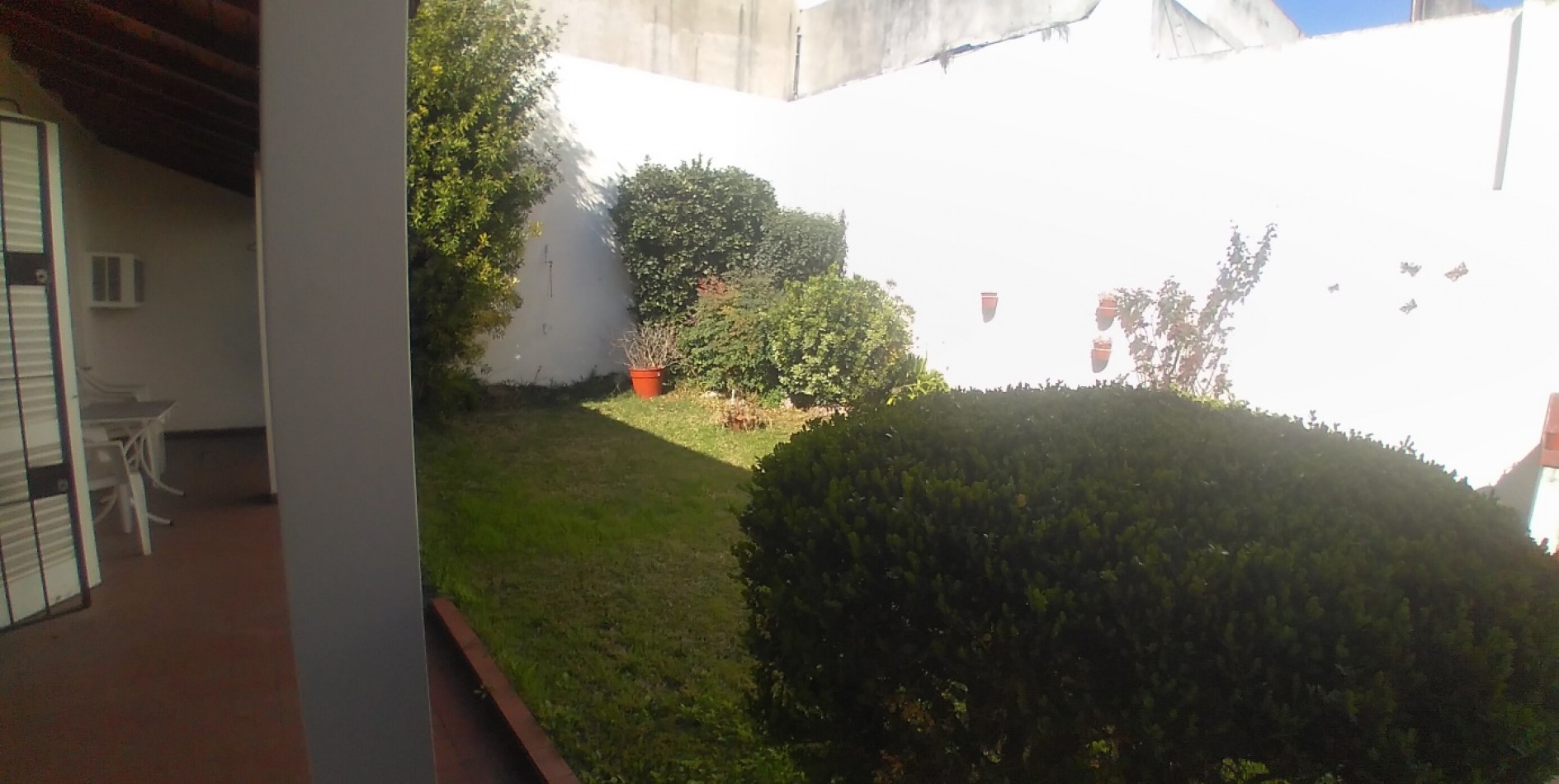 CASA EN VENTA CON JARDÍN Y PARRILLA PASAJE ENRIQUE DE VEDIA 2200