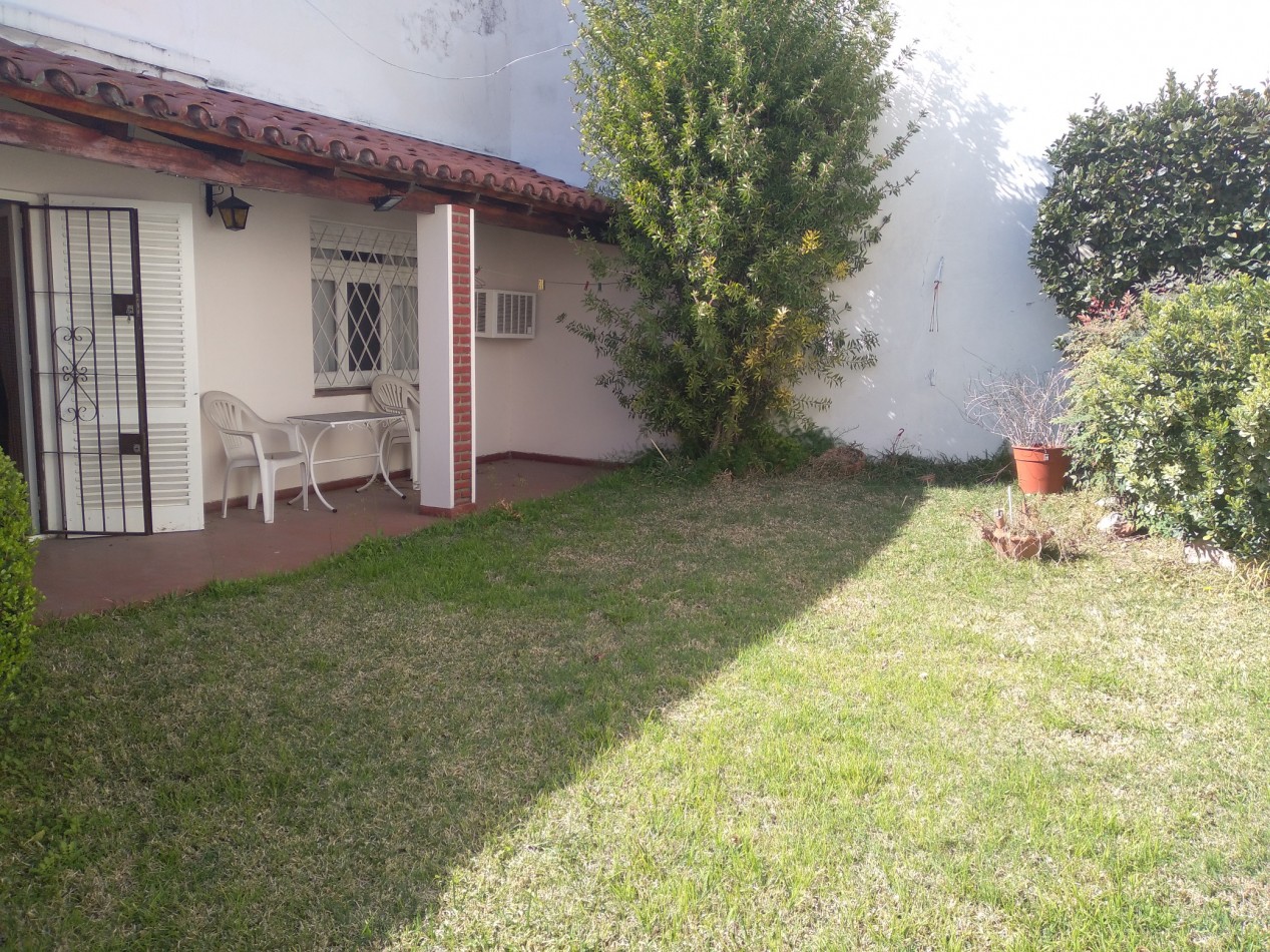 CASA EN VENTA CON JARDÍN Y PARRILLA PASAJE ENRIQUE DE VEDIA 2200
