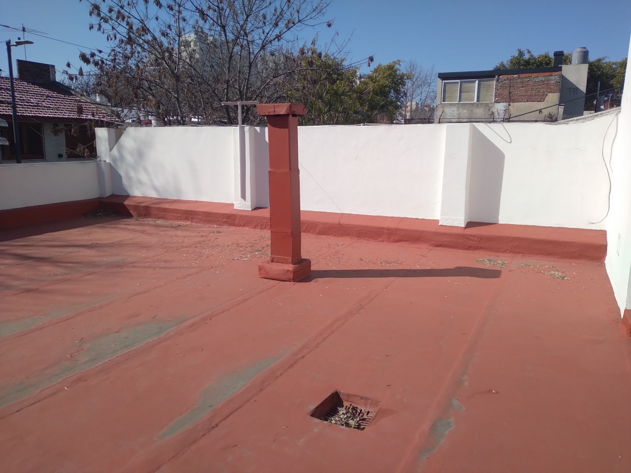 CASA EN VENTA CON JARDÍN Y PARRILLA PASAJE ENRIQUE DE VEDIA 2200
