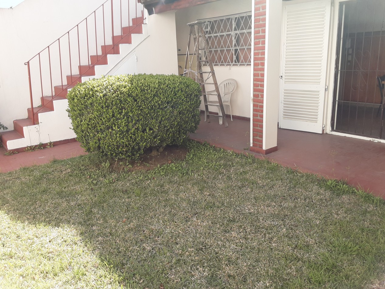 CASA EN VENTA CON JARDÍN Y PARRILLA PASAJE ENRIQUE DE VEDIA 2200