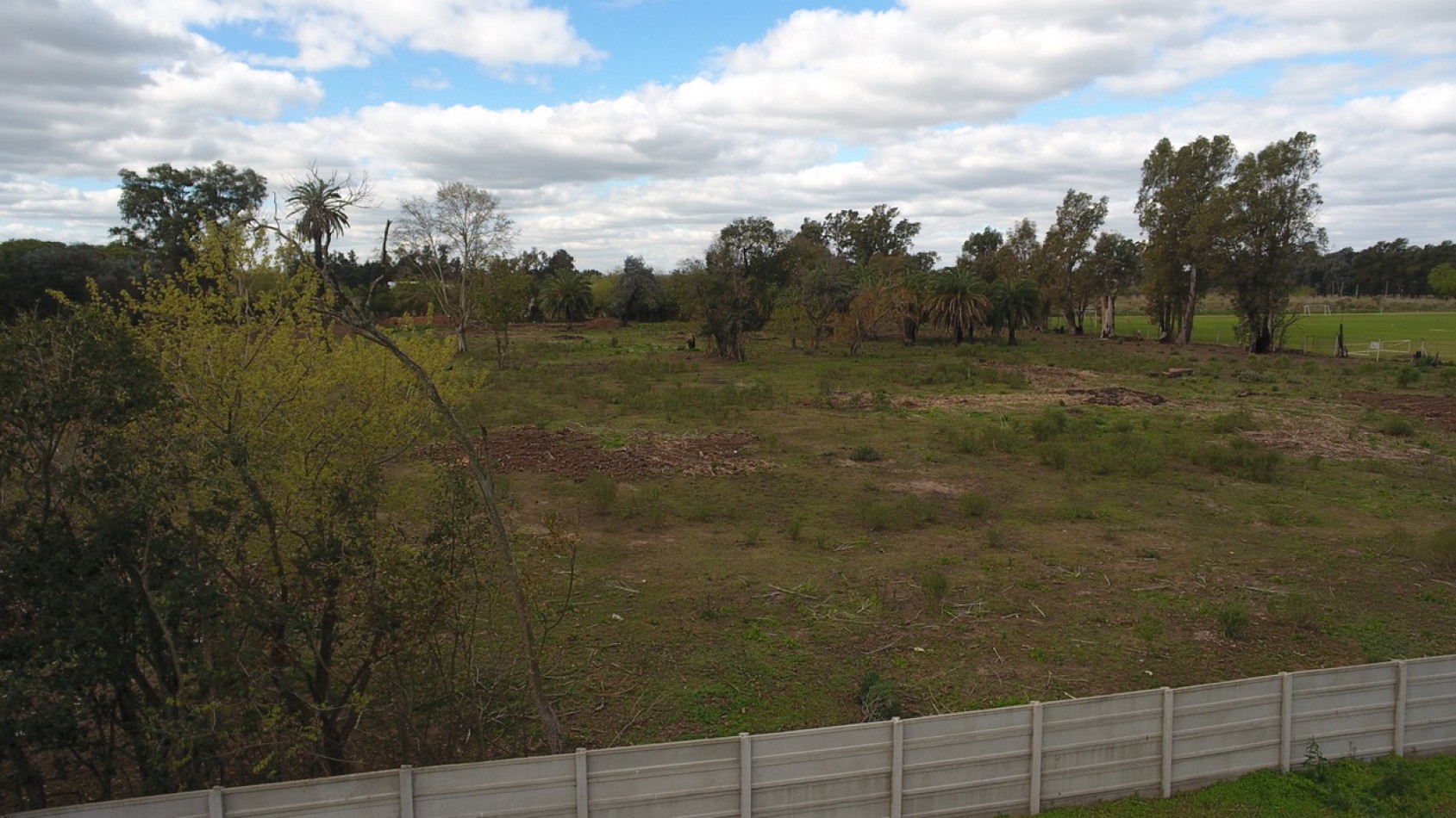 LOTE CON MEJORAS PARA MULTIFAMILIAR-CONDOMINIOS-BARRIO ABIERTO GARIN-ESCOBAR (Km38)
