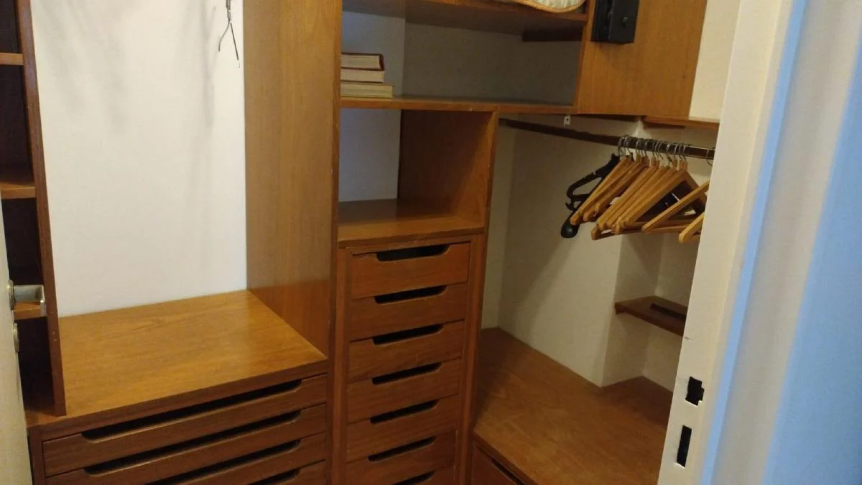 DISPONIBLE A PARTIR DE MAYO 2025, Espectacular super equipado departamento 4 ambientes Lafinur y Gutierrez-Botanico con cochera 