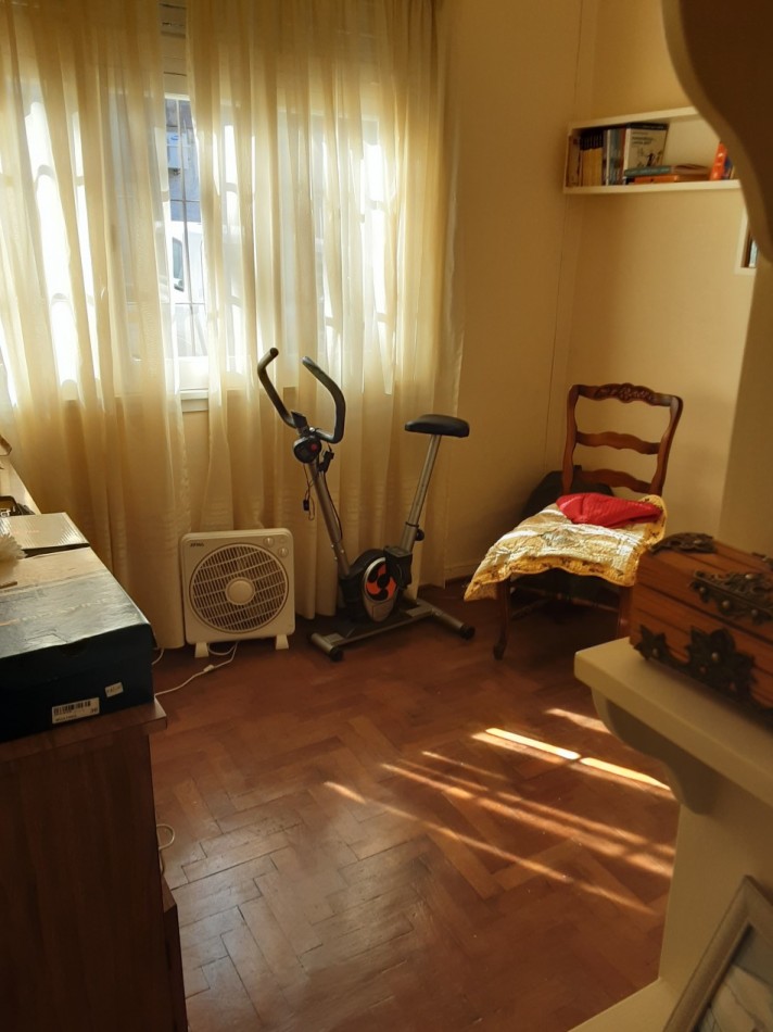 CASA EN VENTA CON JARDÍN Y PARRILLA PASAJE ENRIQUE DE VEDIA 2200