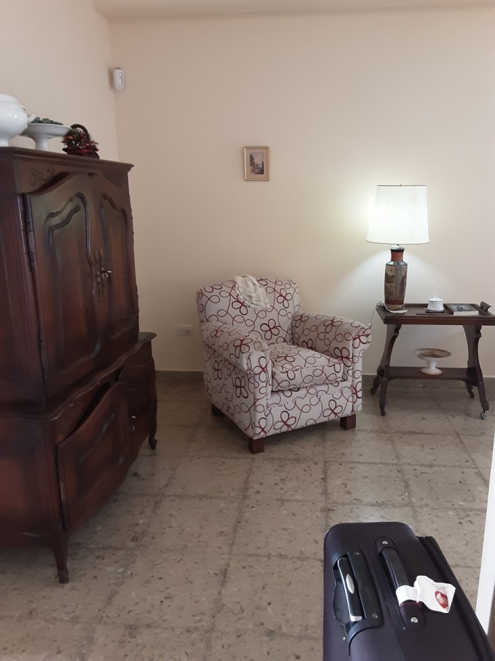 CASA EN VENTA CON JARDÍN Y PARRILLA PASAJE ENRIQUE DE VEDIA 2200